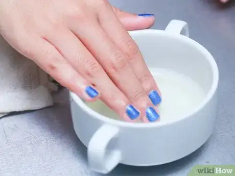 Imagen titulada Apply Castor Oil for Hair Step 10