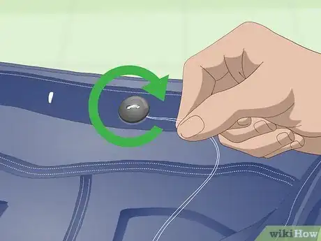 Imagen titulada Sew Suspender Buttons Step 11