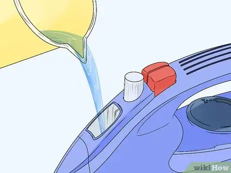 Imagen titulada Get Wrinkles Out of Shoes Step 4