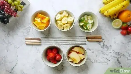 Imagen titulada Make a Fruit Kabob Step 4