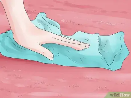 Imagen titulada Remove Pet Urine from Carpet Step 4