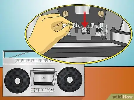 Imagen titulada Clean a Cassette Deck Step 5