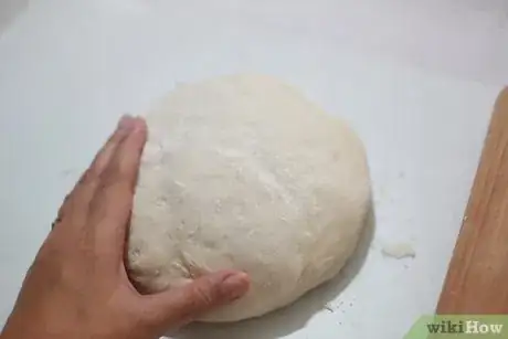 Imagen titulada Make Cinnamon Roll Sticks Step 8