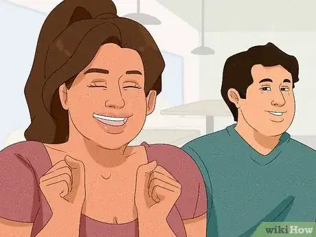 Imagen titulada Signs a Woman Is Sexually Attracted to You Step 9