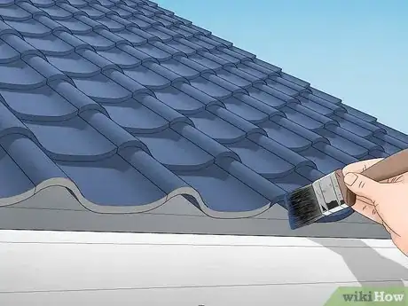 Imagen titulada Paint a Roof Step 15
