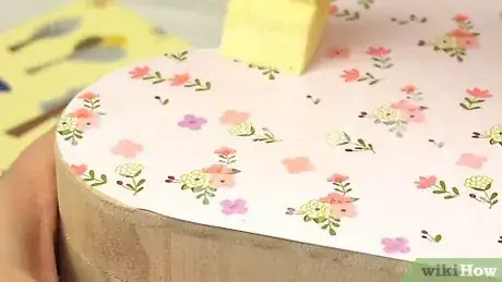 Imagen titulada Adhere Paper to Wood Step 14