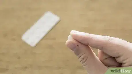Imagen titulada Cut Pills Step 1