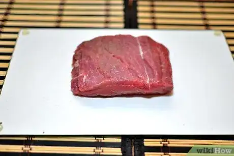 Imagen titulada Pound Meat to a Desired Thickness Step 3