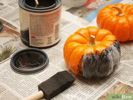 Imagen titulada Paint a Pumpkin Step 5