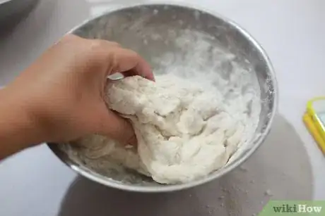 Imagen titulada Make Cinnamon Roll Sticks Step 5