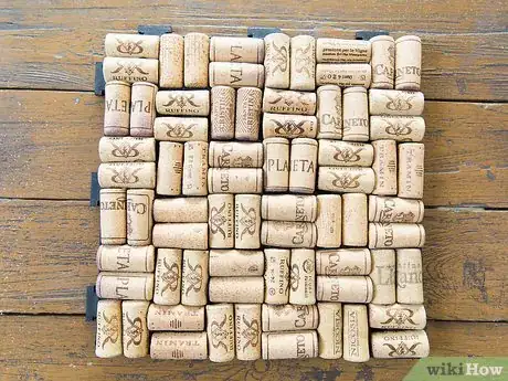 Imagen titulada Make a Bathmat from Corks Step 6
