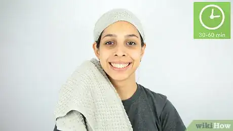 Imagen titulada Wrap Your Hair in a Towel Step 17