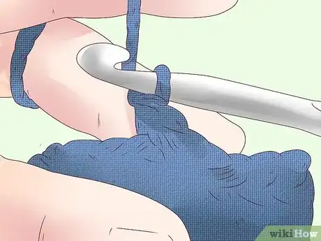 Imagen titulada Crochet Mittens Step 11