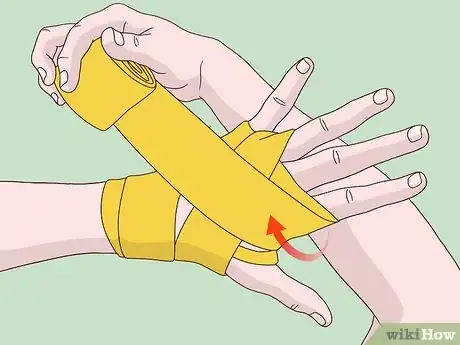 Imagen titulada Wear Hand Wraps Step 5