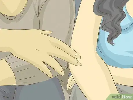 Imagen titulada Read Men's Body Language for Flirting Step 13