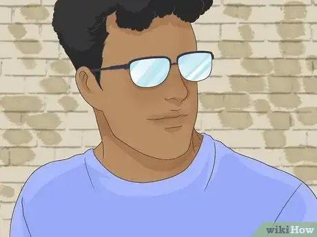 Imagen titulada Check Out a Girl Without Her Noticing Step 2