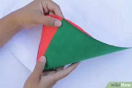 Imagen titulada Make a Cone Hat Step 26