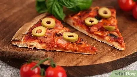 Imagen titulada Cook Frozen Pizza Step 10