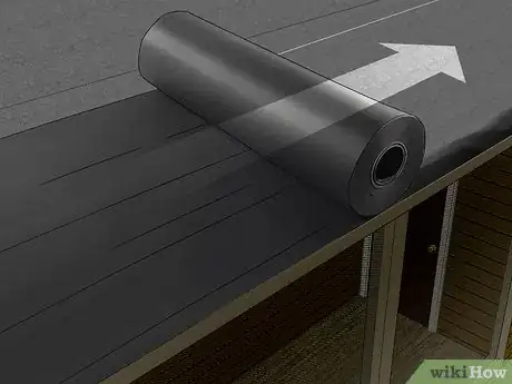 Imagen titulada Apply Rolled Roofing Step 9
