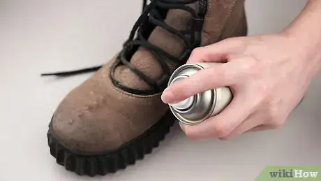 Imagen titulada Keep Leather Boots from Cracking Step 10