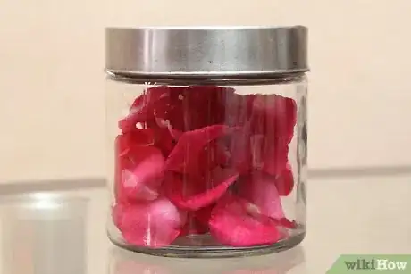 Imagen titulada Dry Rose Petals Step 20