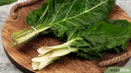 Imagen titulada Prepare and Cook Swiss Chard Step 2