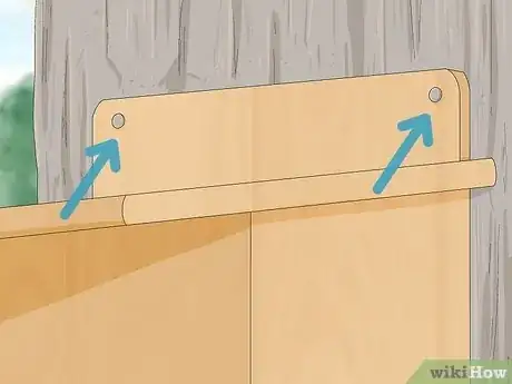 Imagen titulada Build a Squirrel House Step 13