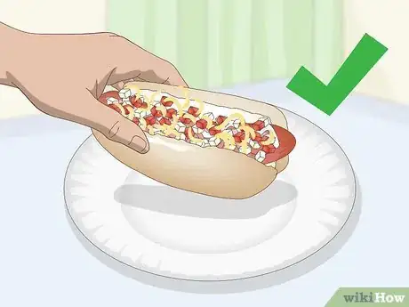 Imagen titulada Eat a Hot Dog Step 7