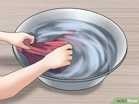 Imagen titulada Avoid Hosiery Runs Step 4