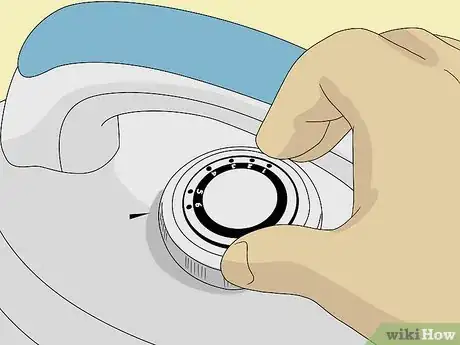 Imagen titulada Clean an Iron with Salt Step 1