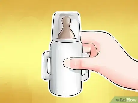 Imagen titulada Keep Air Out of Your Baby's Bottle Step 6
