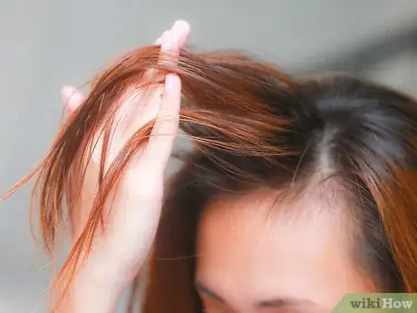 Imagen titulada Apply Castor Oil for Hair Step 15