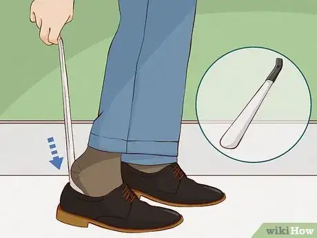 Imagen titulada Keep Dress Shoes from Creasing Step 4