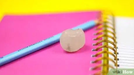 Imagen titulada Make Eraser Putty Step 13