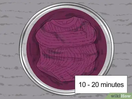 Imagen titulada Dye Clothes with Food Coloring Step 6