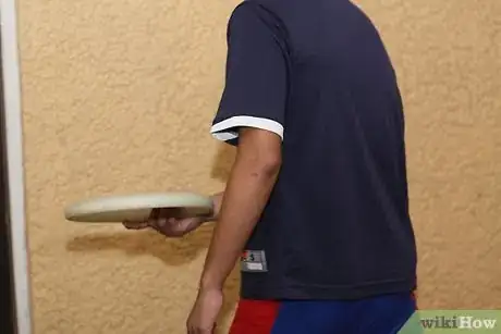 Imagen titulada Throw a Frisbee Backhand and Forehand Step 12