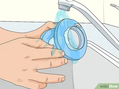 Imagen titulada Clean a Saltwater Tank Step 2