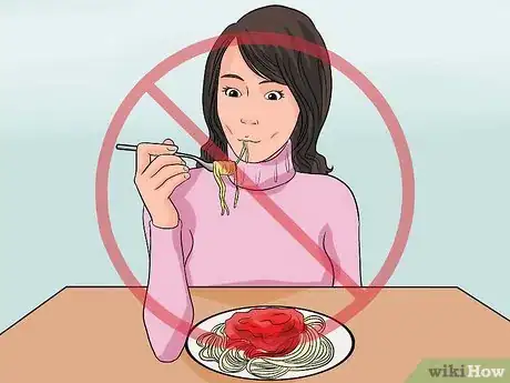 Imagen titulada Stop Feeling Nervous About Eating Around Other People Step 3