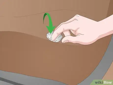 Imagen titulada Fix Cigarette Burns in a Car Seat Step 8