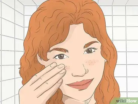 Imagen titulada Maintain a Tan During Winter Step 2