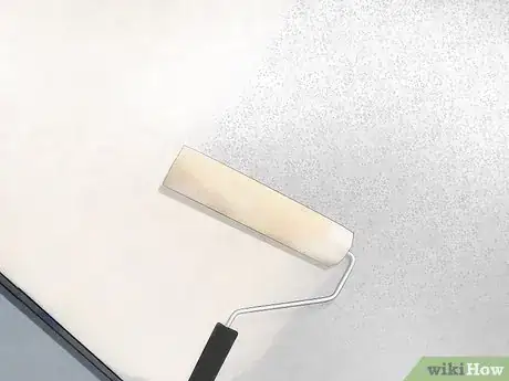 Imagen titulada Get Water Stains Off a Ceiling Step 11