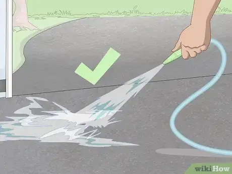 Imagen titulada Clean Hydraulic Fluid from Asphalt Step 15