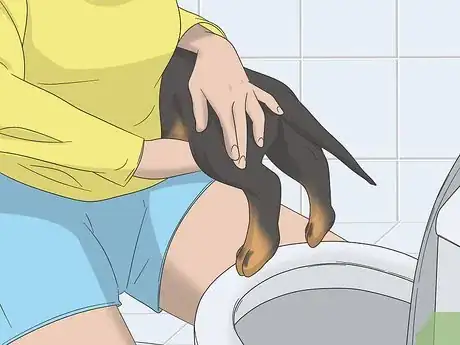 Imagen titulada Express a Paralyzed Dog's Bladder Step 6