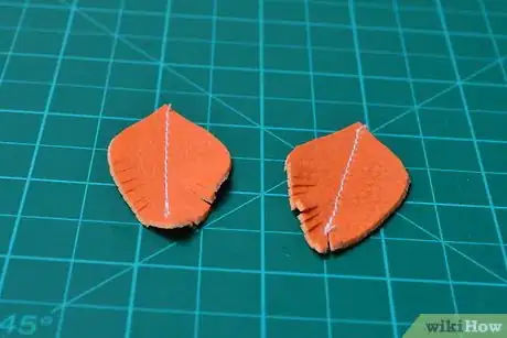 Imagen titulada Make Leather Earrings Step 14