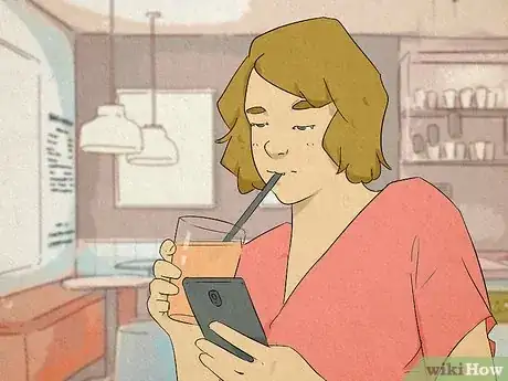 Imagen titulada Stop Obsessing over Someone Not Texting Back Step 7