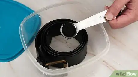 Imagen titulada Clean a Leather Belt Step 11