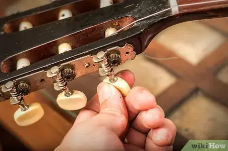Imagen titulada Change Classical Guitar Strings Step 10