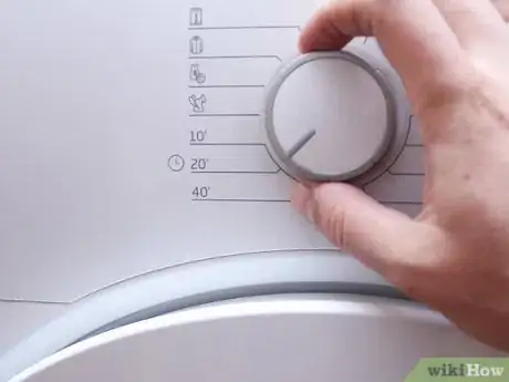 Imagen titulada Shrink a Sweater Step 2