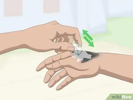 Imagen titulada Remove Tar From Skin Step 5