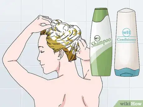 Imagen titulada Highlight Your Hair Naturally Step 14